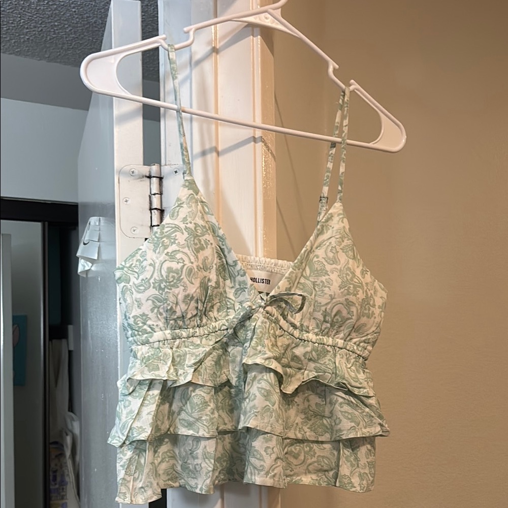 Hollister Green Ruffled Tie Front Blouse